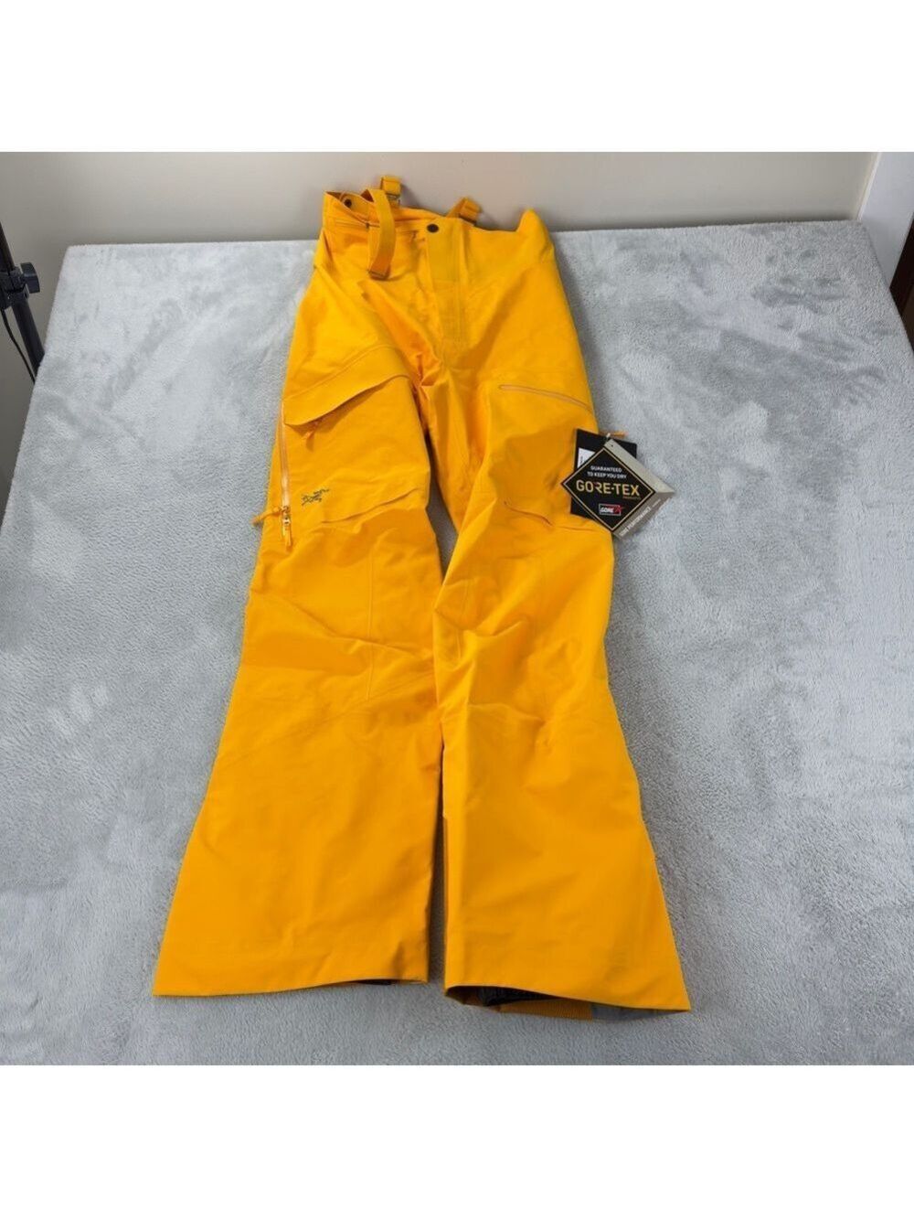 Arc'teryx NWT Women's Size 0 Rush Gore-tex Bib Pants Yellow Gorpcore 5898 Model